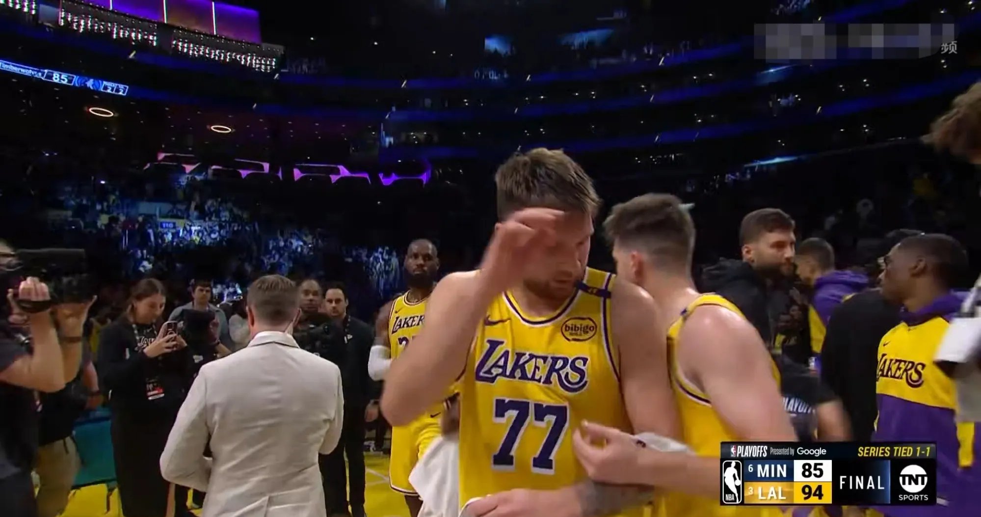 开云新版-MAD教练压力巨大!,东契奇遭遇二十持续失利全场沸腾不已(东契奇什么队)